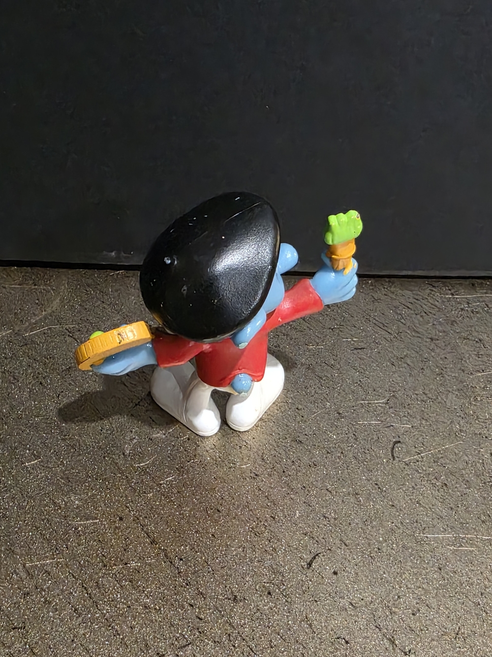 Blue Smurf Painter Figurine Toy in Red Outfit